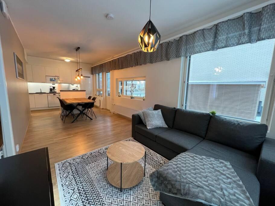 Suite - King Size Bed - Gym&Wifi - Indoor Parking Rovaniemi Eksteriør billede